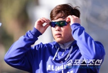 [포토] 류현진 올해는 일찍 몸을 만들어야