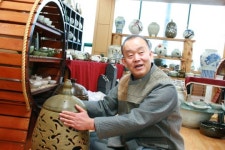[Culture & People] 자연에 모든 소재와 디자인이 다 있습니다. 자연과 사람은 한 몸입니다- 도자기 명인 김동흥 명장