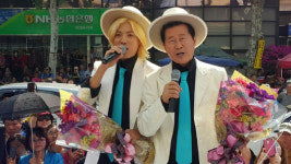 전통시장 태진아&강남, 대구 칠성시장 방문. 최대 인파+교통 마비 진풍경