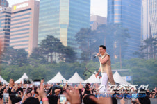 [포토] 싸이 도심 속 레이스와 환상적인 공연까지