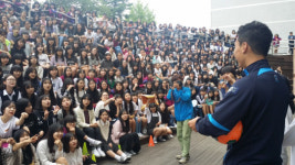 강원FC 선수들이 여자중학교로 달려간 이유