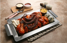 [2015 고객만족도 1위] 훌랄라바베큐치킨-카페형 인테리어로 인기몰이