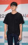 [포토] 김재한 작가 시선 끄는 훈남 외모