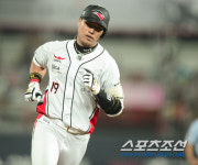 김상현, 연타석포로 kt 창단 첫 20홈런 타자 등극