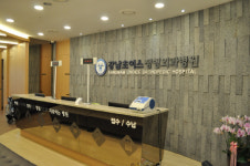 강남초이스 정형외과 10분 시술로 척추 통증 말끔…당일 퇴원 OK