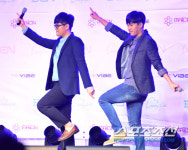 [포토] 포맨 댄스에 도전!