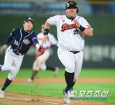 [포토] 홈쇄도하는 최준석 