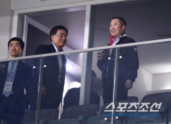 [포토] 박정원 구단주 '대표팀 경기 관전 왔어요'