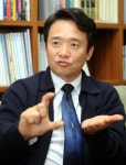 수원월드컵경기장관리재단 횡포, 남경필 경기도지사가 키를 쥐고 있다
