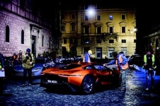 재규어 랜드로버 슈퍼카 등 007 스펙터서  첫 공개