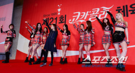 [포토] 트와이스-유영 '완벽한 콜라보 무대'