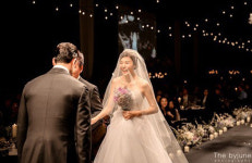 3월의신부 김하늘, 결혼식 본식 사진 공개…행복 가득한 순백의 신부