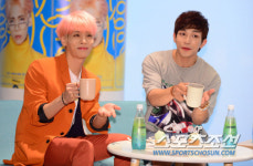 [포토] 종현-플레이제이 차 한 잔 권해요