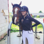 신나게 달려보자…서현, 승마 연습 열중