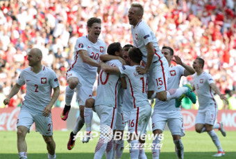 [유로2016]저력의 폴란드, 스위스 꺾고 8강행