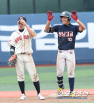 [포토] 전진영의 적시타로 리드 잡는 성남고