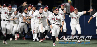 [포토] 제71회 청룡기 우승은 덕수고!