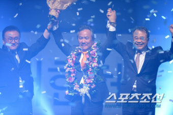 [포토] 제40대 대한체육회장 당선된 이기흥 전 수영연맹 회장