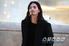 [SFW패피] 런웨이VS리얼웨이 감출 수 없는 모델 료타의 다크 섹시 feel~