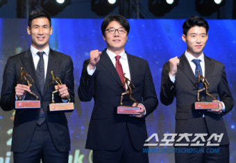 [포토] MVP 정조국-감독상 황선홍 감독-영플레이어상 안현범