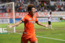 제주 신데렐라 정 운-안현범, 팬심 사로잡다