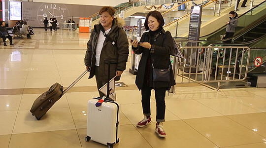 코미디 스타 윤정수, 12살 연하 필라테스 강사와 결혼 발표 행복을 찾았다