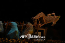 '그래미 어워드' 비욘세 파격 만삭 공연…남편 제이지도 '뭉클'