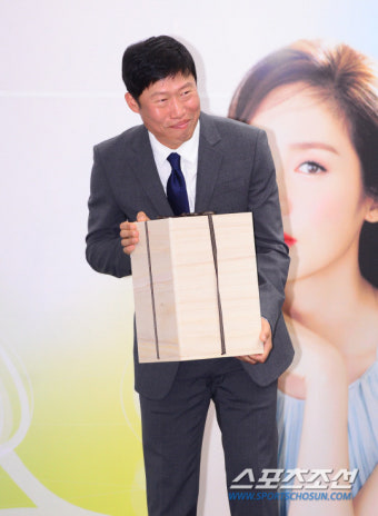 [포토] 유해진 '자랑스러운 국세청 홍보대사'