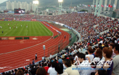 [단독]부산레전드 안정환의 귀환…구덕운동장에 뜬다