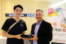 수원 피부과 L3 클리닉, 퀀타시스템 문신제거 전문병원 인증패 수여 받아