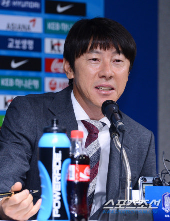 [포토] 미소짓는 신태용 감독