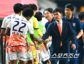 [포토] 조성환 감독 '마그노 K리그 마지막 경기 아쉽네'