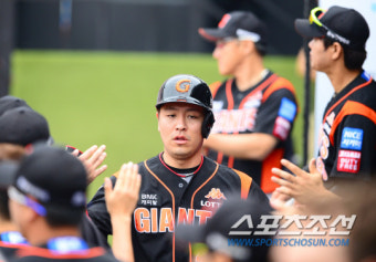 [포토] 강민호, '차분하게 득점 행진'