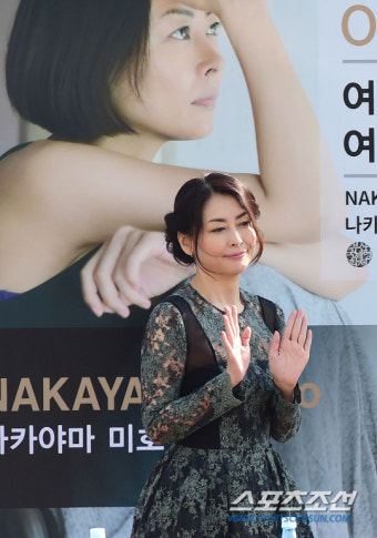 [포토] 나카야마 미호, '25년 전 '러브레터' 주인공 인사드려요~'