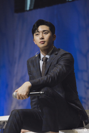 박서준 日 팬미팅 3천 팬 열광…초특급 팬 서비스 '감동'