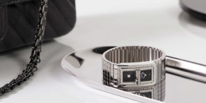 [스타일리뷰] 신민아부터 정자매까지, 셀럽들의 럭셔리 타임피스