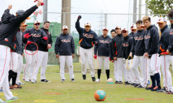 한화 스프링캠프 게임+훈련결합 웃음 넘친다