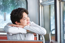 봄 설렘 주의보…박보검, 여심 흔드는 청량한 미소 [화보]