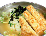외식업계, 대중적 인기 메뉴 콜라보…가성비로 승부