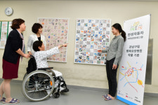 벤츠 딜러 한성자동차, 강남구립행복요양병원에 드림그림 장학생 작품 기증
