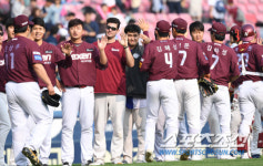 [포토] 최원태 7이닝 1실점 완벽투구