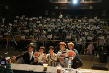 훌랄라바베큐치킨 B1A4 팬 사인회 성황리에 마쳐