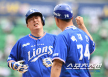 [포토] 이원석 추격 알리는 1타점 적시타