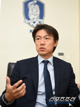 '원조 포어 리베로' 홍명보가 바라본 신태용호 미완성 스리백은?