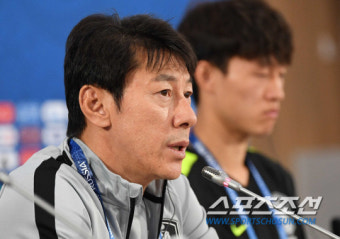 [월드컵포토] 답변하는 신태용 감독