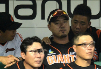 [현장리포트] 20년 만의 맞대결, 웃지 못한 송승준과 김사율