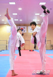 [포토] 강보라-이대훈 금빛 발차기~