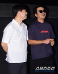 [포토] 김용화 감독-하정우, 쌍천만 앞두고 행복한 미소