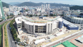 메이저리그급 新창원구장, 교통-더위 문제 해결방안 있나