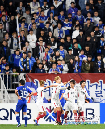 [포토] 선제골 허용한 수원, 아쉽다!